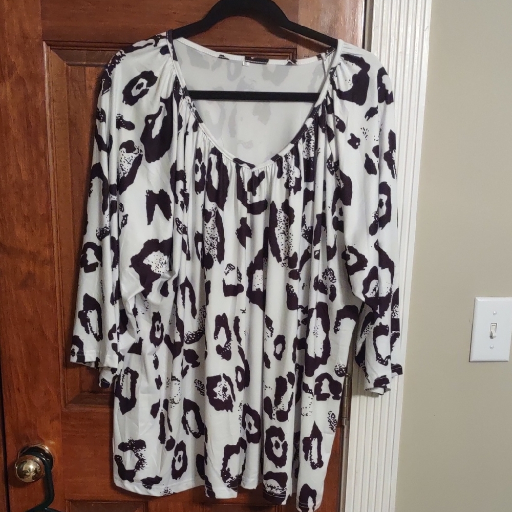 Black and White Oversized 3/4 Sleeve Blouse
